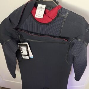 New O'Neill 4/3 MT Hyperfreak Fire Wetsuit in Black